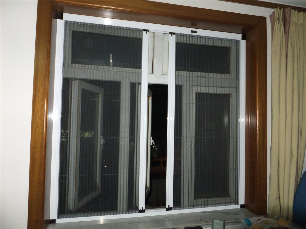 上海青木装潢制品有限公司 产品展厅 >隐形纱窗韦柏品牌