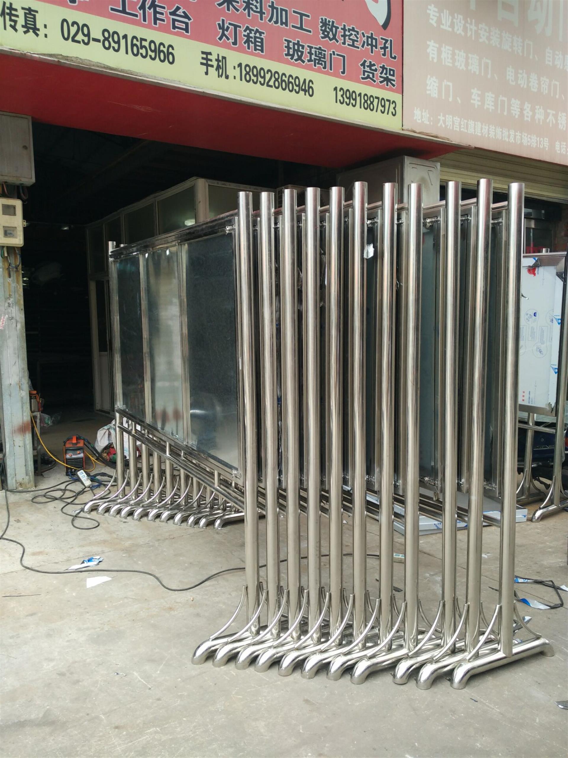 渭南不锈钢报栏加工厂 渭南不锈钢报刊栏厂家直销